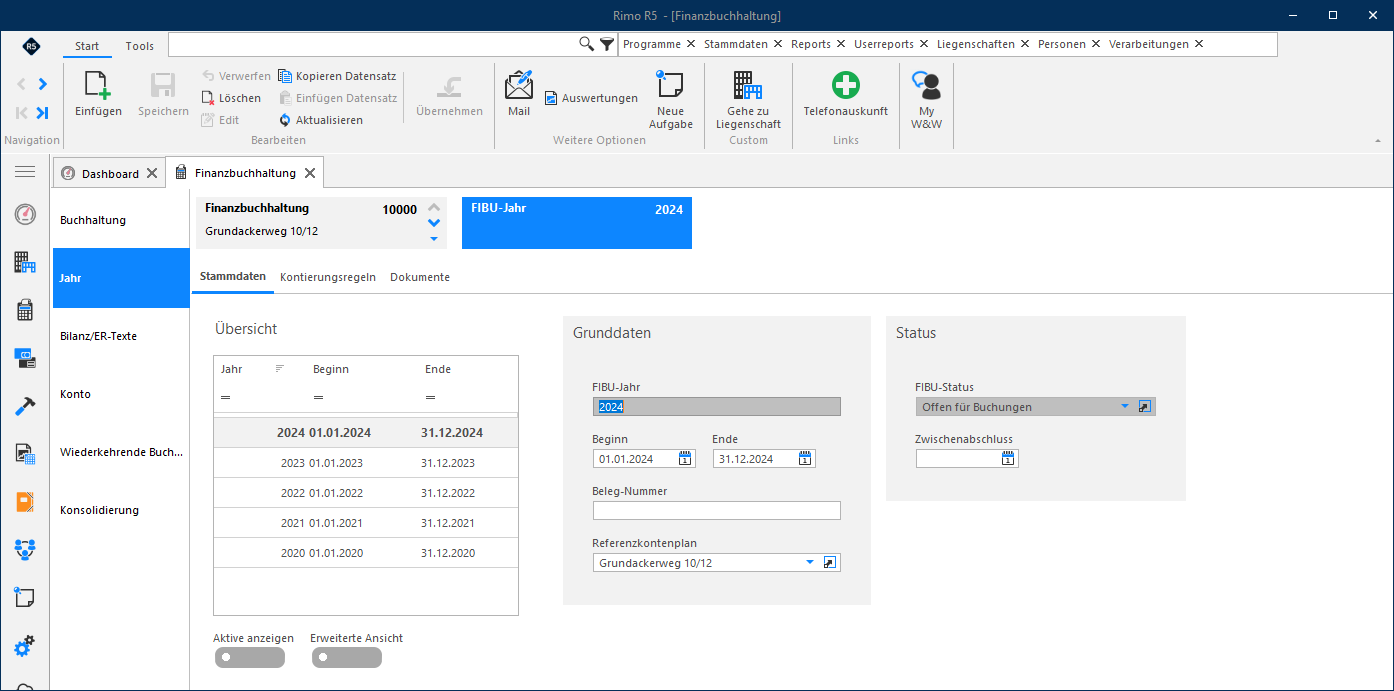 Screenshot: Stammdaten eines Buchhaltungsjahres mit Status und Periodendaten