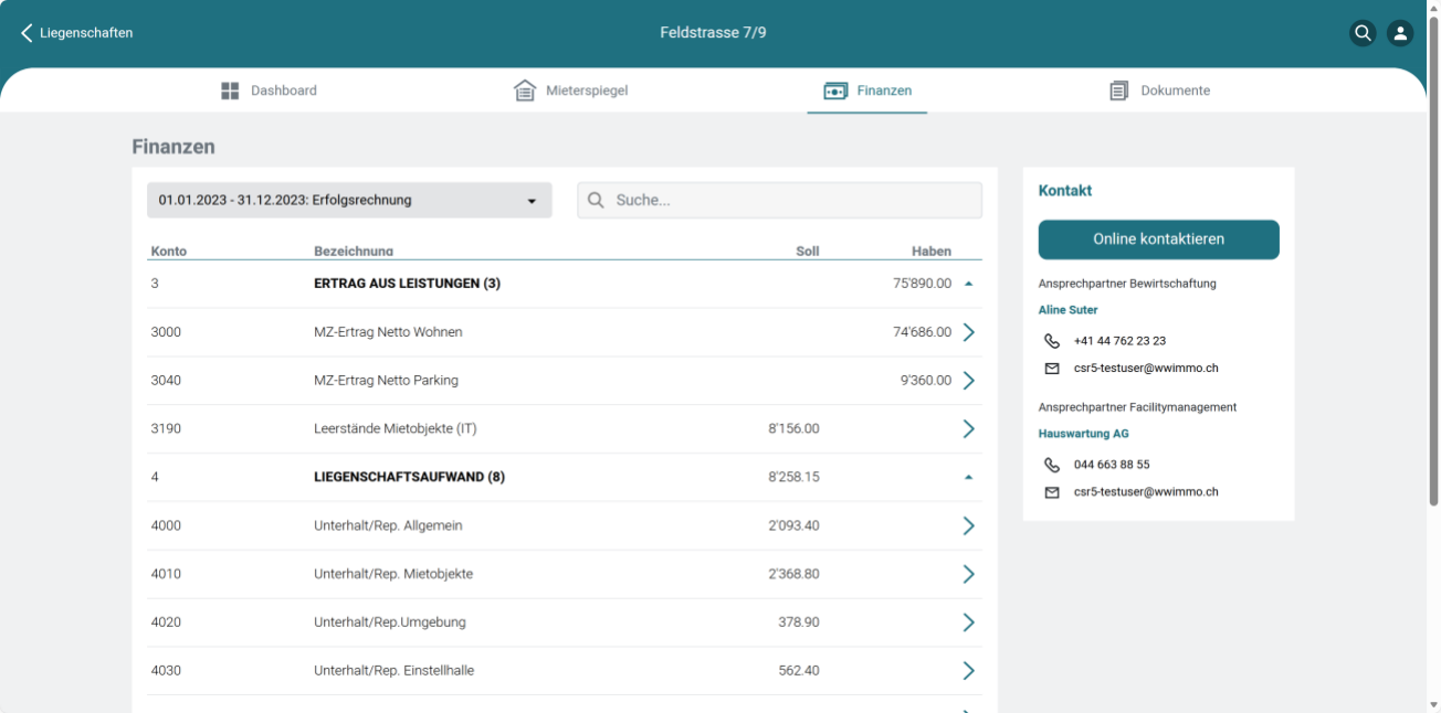 Eigentümer-Portal, Register Finanzen: Periodenauswahl mit Jahr und Auswertungsart, Suchfeld und die Kontenliste mit Konto, Bezeichnung, Soll und Haben; je Zeile führt ein Pfeil zu den zugehörigen Rechnungsbelegen.