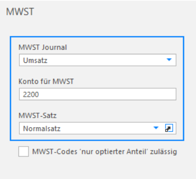 Rollo «MWST» eines FIBU-Kontos mit Umsatzsteuer: blau umrandet sind alle drei Felder — MWST Journal «Umsatz», Konto für MWST «2200» und MWST-Satz «Normalsatz».